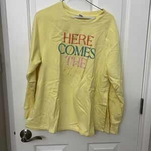 Old Navy Light Yellow Maternity/Nursing Sweatshirt